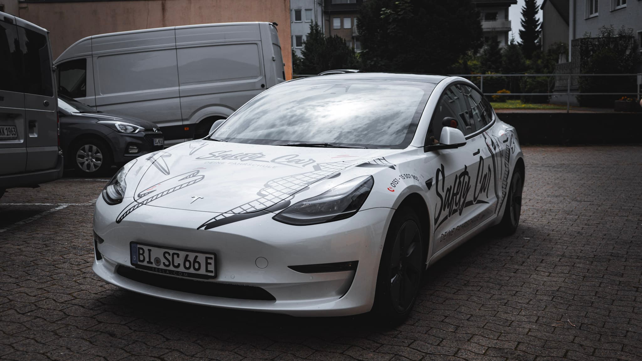 Tesla Schulungsfahrzeug – Außenansicht
